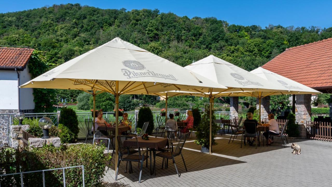 Hotel U Berounky Srbsko Exteriör bild
